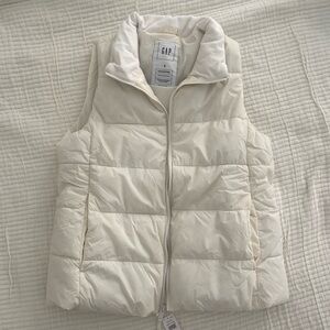 NWT Gap ColdControl Puffer Vest in Cream - Women's Small